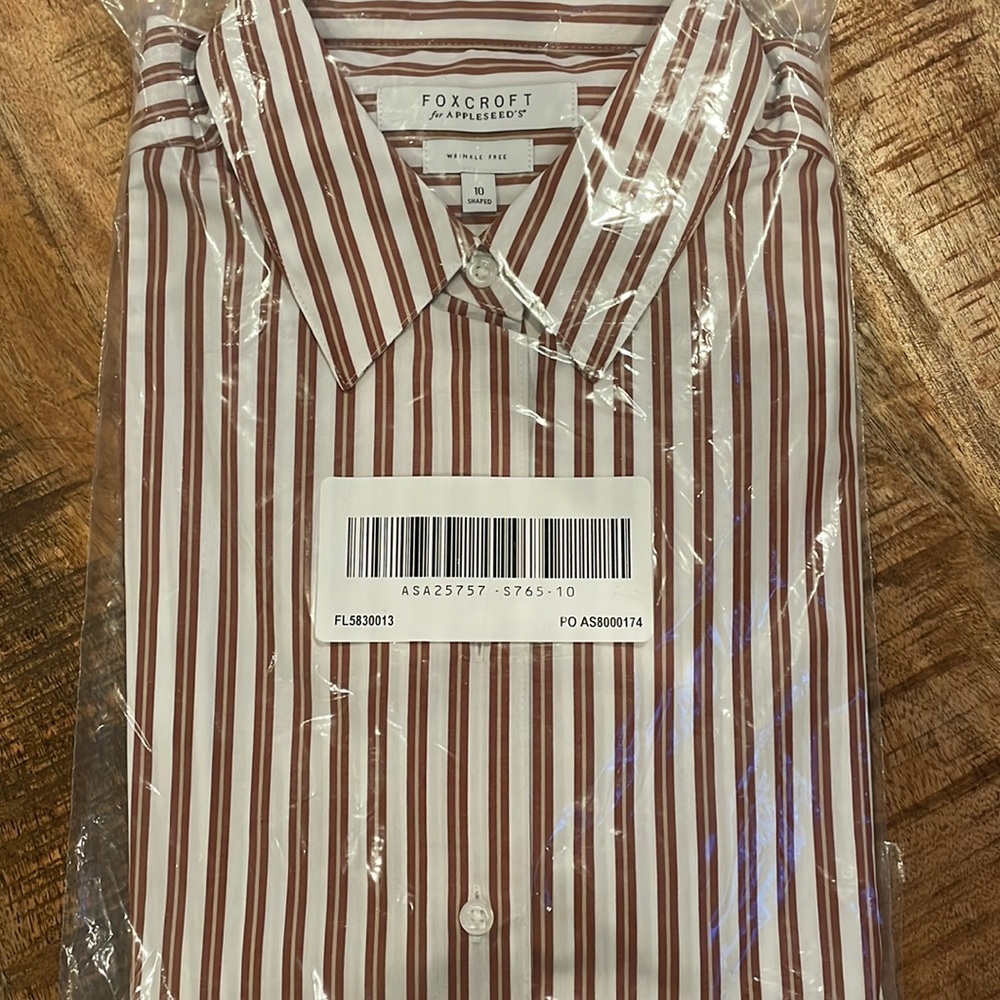 Foxcroft for Appleseed’s wrinkle free size 10 women’s dress shirt